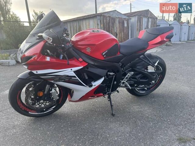 Красный Сузуки GSX-R 600, объемом двигателя 0.6 л и пробегом 33 тыс. км за 10200 $, фото 9 на Automoto.ua