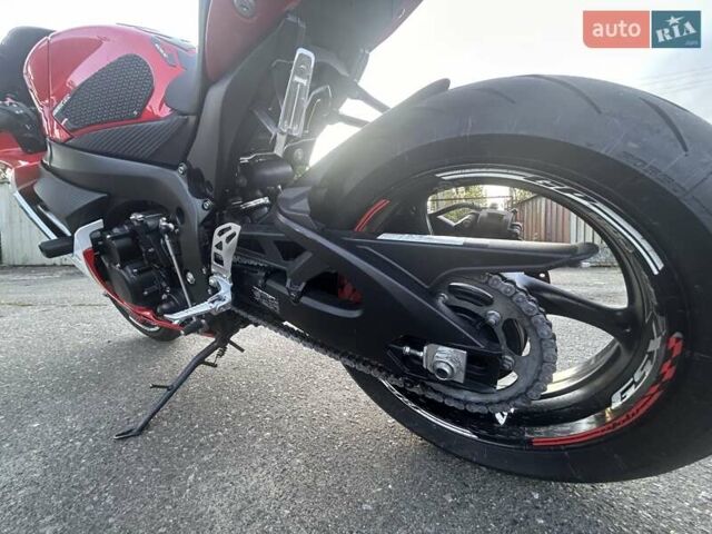 Красный Сузуки GSX-R 600, объемом двигателя 0.6 л и пробегом 33 тыс. км за 10200 $, фото 34 на Automoto.ua