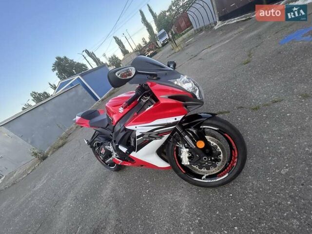 Красный Сузуки GSX-R 600, объемом двигателя 0.6 л и пробегом 33 тыс. км за 10200 $, фото 7 на Automoto.ua