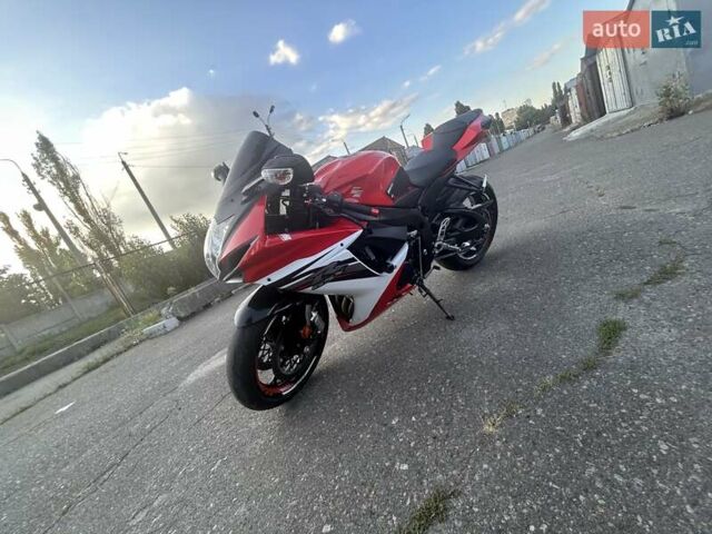 Красный Сузуки GSX-R 600, объемом двигателя 0.6 л и пробегом 33 тыс. км за 10200 $, фото 24 на Automoto.ua