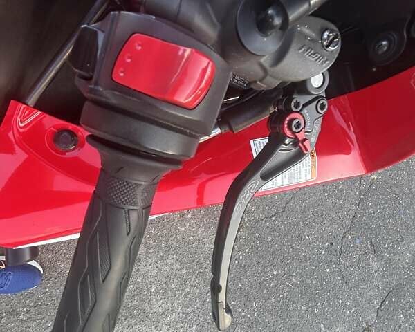 Красный Сузуки GSX-R 600, объемом двигателя 0.6 л и пробегом 33 тыс. км за 10200 $, фото 33 на Automoto.ua