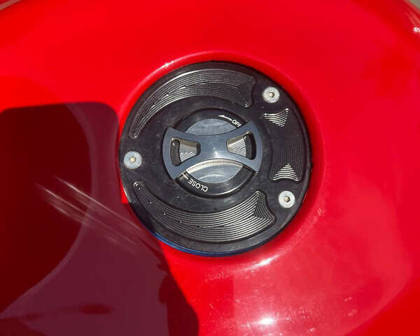 Красный Сузуки GSX-R 600, объемом двигателя 0.6 л и пробегом 14 тыс. км за 4000 $, фото 6 на Automoto.ua