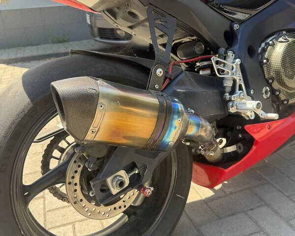 Красный Сузуки GSX-R 600, объемом двигателя 0.6 л и пробегом 14 тыс. км за 4000 $, фото 15 на Automoto.ua