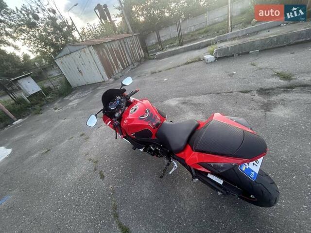 Красный Сузуки GSX-R 600, объемом двигателя 0.6 л и пробегом 33 тыс. км за 10200 $, фото 22 на Automoto.ua