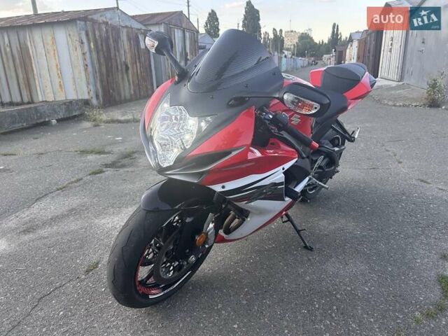 Красный Сузуки GSX-R 600, объемом двигателя 0.6 л и пробегом 33 тыс. км за 10200 $, фото 10 на Automoto.ua