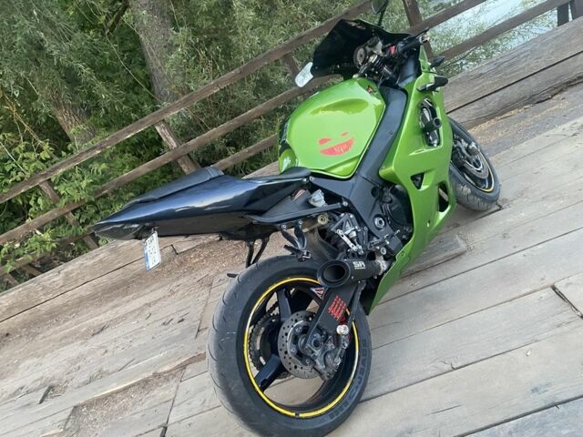 Сузуки GSX-R 600, объемом двигателя 0.6 л и пробегом 0 тыс. км за 4500 $, фото 3 на Automoto.ua