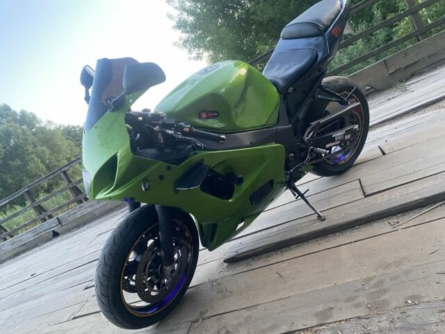 Сузуки GSX-R 600, объемом двигателя 0.6 л и пробегом 0 тыс. км за 4500 $, фото 5 на Automoto.ua