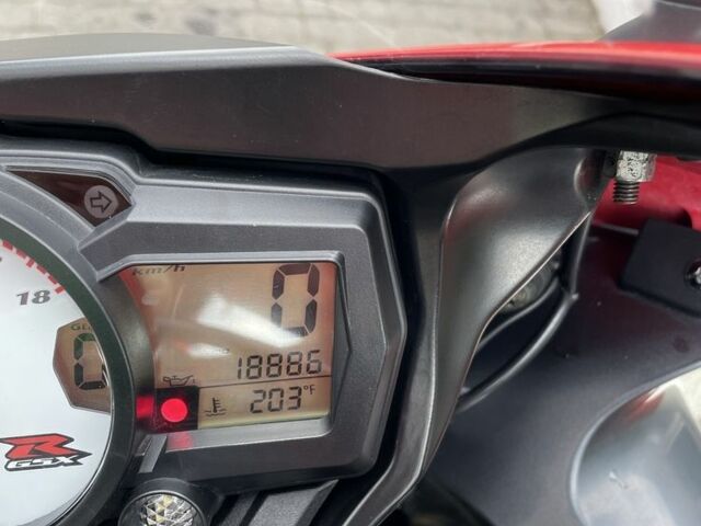 Сузуки GSX-R 600, объемом двигателя 0.6 л и пробегом 0 тыс. км за 5500 $, фото 1 на Automoto.ua