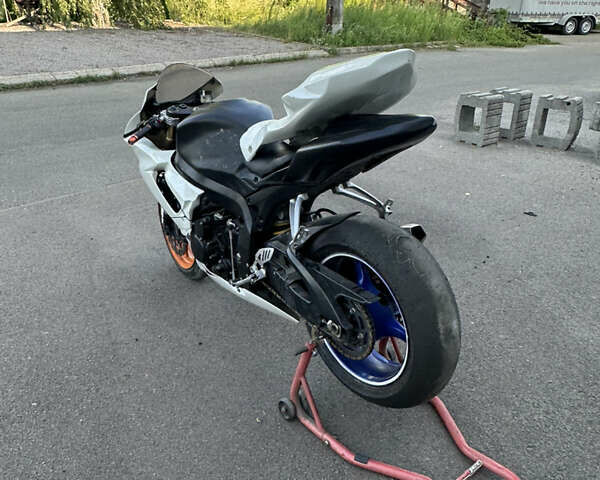 Сузуки GSX-R 600, объемом двигателя 0.6 л и пробегом 30 тыс. км за 6000 $, фото 5 на Automoto.ua