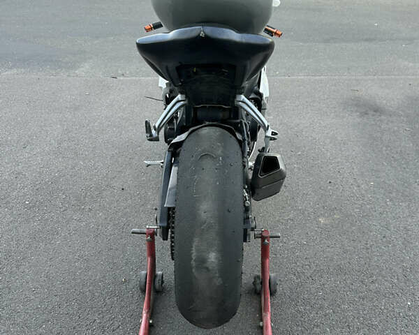 Сузуки GSX-R 600, объемом двигателя 0.6 л и пробегом 30 тыс. км за 6000 $, фото 4 на Automoto.ua