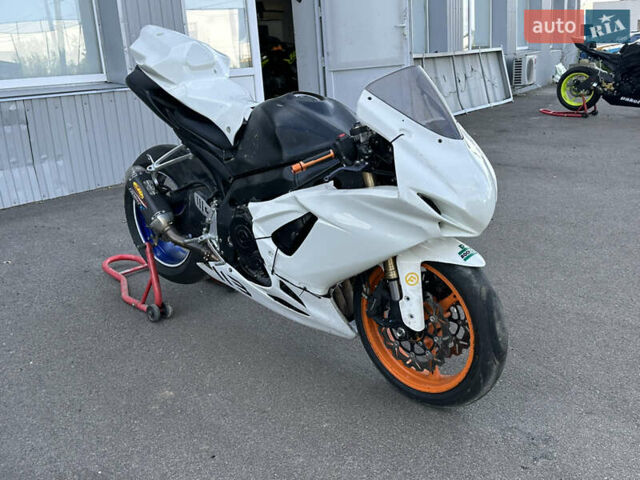 Сузуки GSX-R 600, объемом двигателя 0.6 л и пробегом 30 тыс. км за 6000 $, фото 1 на Automoto.ua
