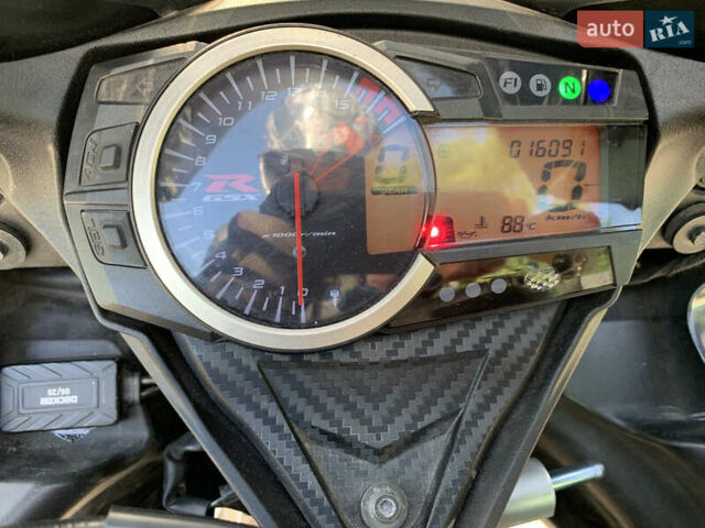 Сузуки GSX-R 600, объемом двигателя 0.6 л и пробегом 16 тыс. км за 9000 $, фото 3 на Automoto.ua