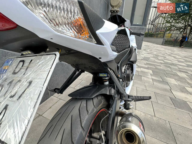 Сузуки GSX-R 600, объемом двигателя 0.6 л и пробегом 30 тыс. км за 9500 $, фото 8 на Automoto.ua