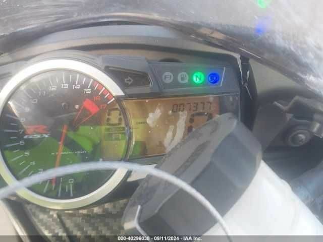 Сузуки GSX-R 600, объемом двигателя 0.6 л и пробегом 0 тыс. км за 3000 $, фото 13 на Automoto.ua