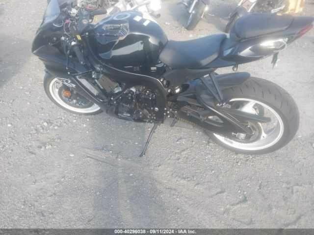 Сузуки GSX-R 600, объемом двигателя 0.6 л и пробегом 0 тыс. км за 3000 $, фото 7 на Automoto.ua