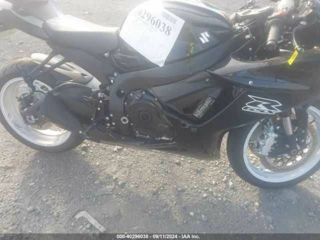 Сузуки GSX-R 600, объемом двигателя 0.6 л и пробегом 0 тыс. км за 3000 $, фото 6 на Automoto.ua