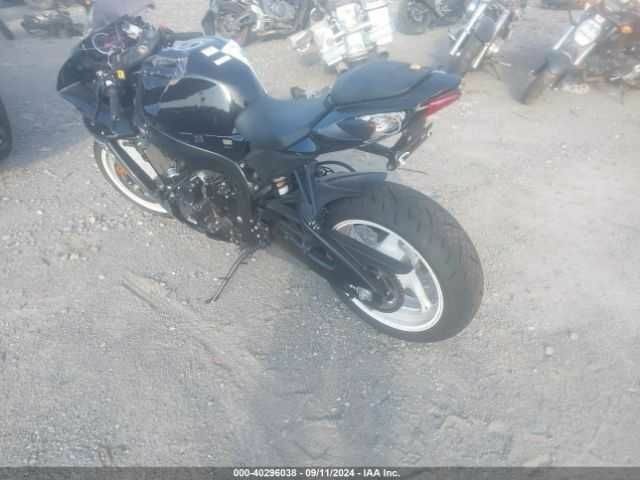 Сузуки GSX-R 600, объемом двигателя 0.6 л и пробегом 0 тыс. км за 3000 $, фото 2 на Automoto.ua