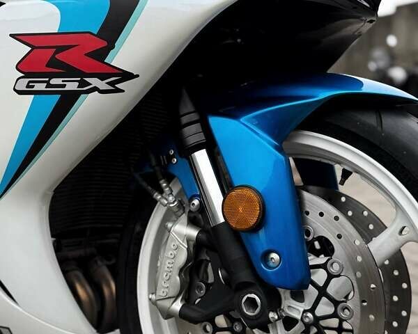 Сузуки GSX-R 600, объемом двигателя 0.6 л и пробегом 26 тыс. км за 9500 $, фото 8 на Automoto.ua