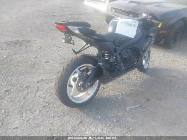 Сузуки GSX-R 600, объемом двигателя 0.6 л и пробегом 0 тыс. км за 3000 $, фото 3 на Automoto.ua