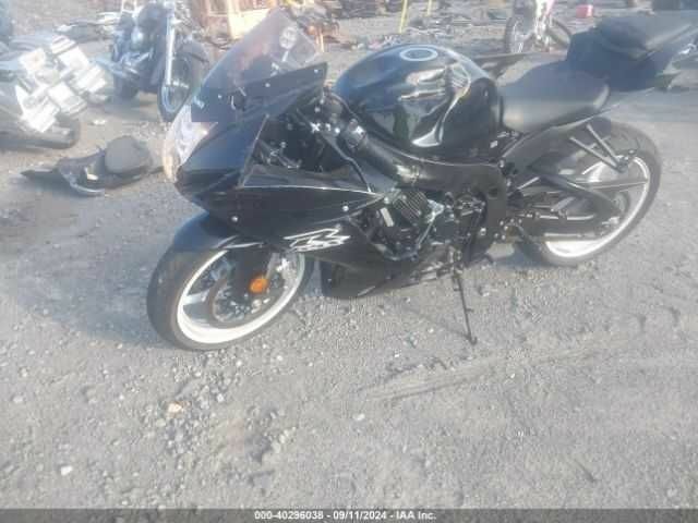 Сузуки GSX-R 600, объемом двигателя 0.6 л и пробегом 0 тыс. км за 3000 $, фото 1 на Automoto.ua