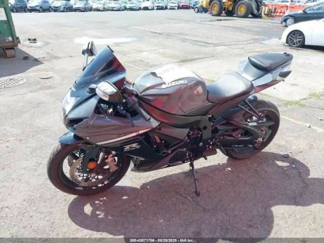 Сузуки GSX-R 600, объемом двигателя 0.6 л и пробегом 0 тыс. км за 4500 $, фото 1 на Automoto.ua