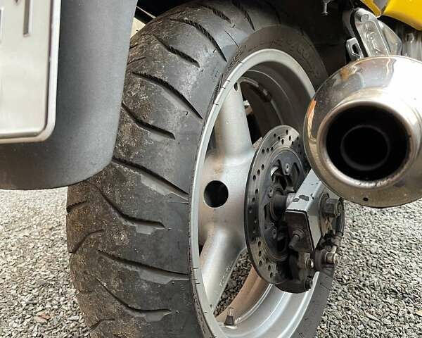 Желтый Сузуки GSX-R 600, объемом двигателя 0.6 л и пробегом 25 тыс. км за 3150 $, фото 8 на Automoto.ua