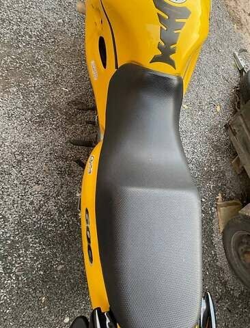 Желтый Сузуки GSX-R 600, объемом двигателя 0.6 л и пробегом 25 тыс. км за 3150 $, фото 11 на Automoto.ua