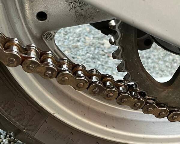 Желтый Сузуки GSX-R 600, объемом двигателя 0.6 л и пробегом 25 тыс. км за 3150 $, фото 10 на Automoto.ua