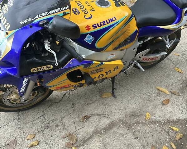 Желтый Сузуки GSX-R 600, объемом двигателя 0.6 л и пробегом 71 тыс. км за 2400 $, фото 4 на Automoto.ua