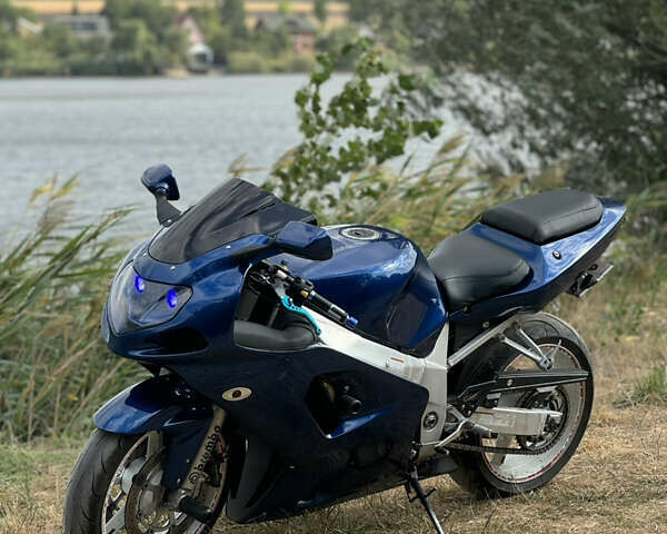 Синий Сузуки GSX-R 600, объемом двигателя 0.6 л и пробегом 38 тыс. км за 5500 $, фото 1 на Automoto.ua