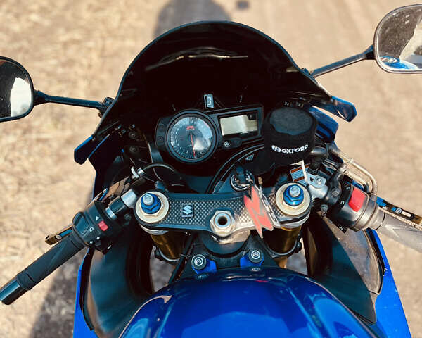 Синий Сузуки GSX-R 600, объемом двигателя 0.6 л и пробегом 47 тыс. км за 6500 $, фото 10 на Automoto.ua