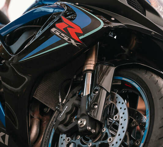 Синий Сузуки GSX-R 600, объемом двигателя 0.6 л и пробегом 32 тыс. км за 8600 $, фото 6 на Automoto.ua