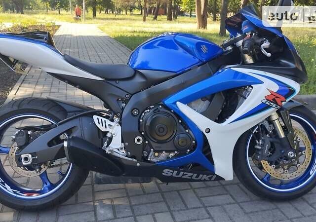 Синий Сузуки GSX-R 600, объемом двигателя 0.6 л и пробегом 41 тыс. км за 6900 $, фото 4 на Automoto.ua