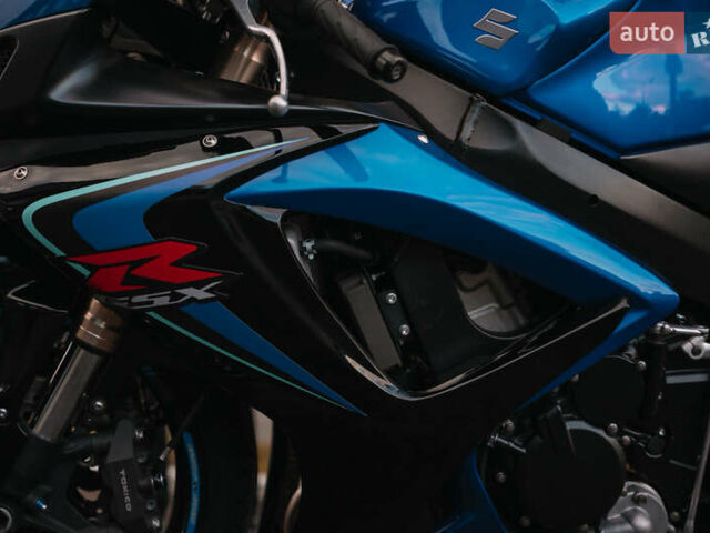 Синий Сузуки GSX-R 600, объемом двигателя 0.6 л и пробегом 32 тыс. км за 8600 $, фото 7 на Automoto.ua