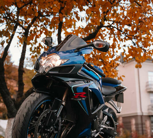Синий Сузуки GSX-R 600, объемом двигателя 0.6 л и пробегом 32 тыс. км за 8600 $, фото 9 на Automoto.ua