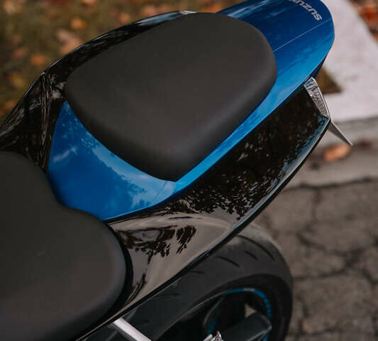 Синий Сузуки GSX-R 600, объемом двигателя 0.6 л и пробегом 32 тыс. км за 8600 $, фото 2 на Automoto.ua