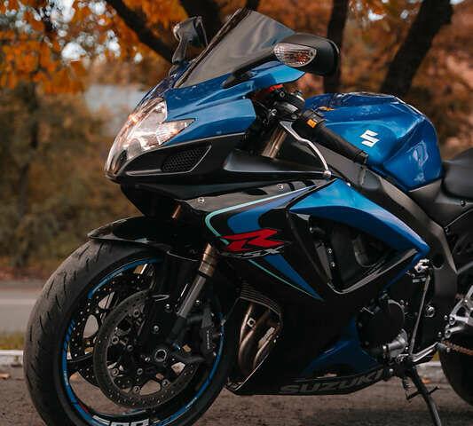 Синий Сузуки GSX-R 600, объемом двигателя 0.6 л и пробегом 32 тыс. км за 8600 $, фото 1 на Automoto.ua