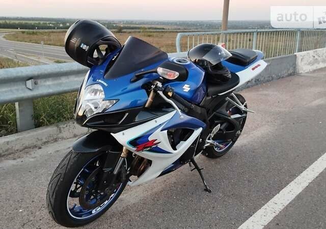 Синій Сузукі GSX-R 600, об'ємом двигуна 0.6 л та пробігом 41 тис. км за 6900 $, фото 2 на Automoto.ua