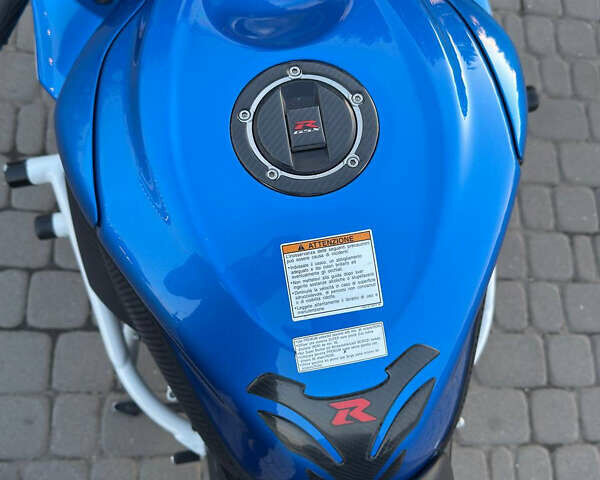 Синий Сузуки GSX-R 600, объемом двигателя 0.6 л и пробегом 23 тыс. км за 10000 $, фото 7 на Automoto.ua