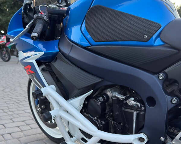 Синий Сузуки GSX-R 600, объемом двигателя 0.6 л и пробегом 23 тыс. км за 10000 $, фото 5 на Automoto.ua