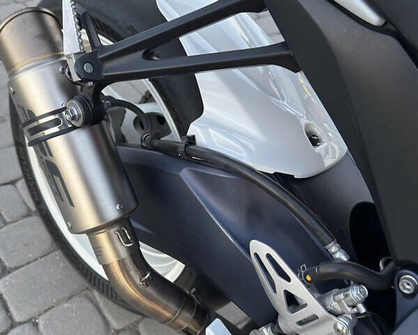 Синій Сузукі GSX-R 600, об'ємом двигуна 0.6 л та пробігом 23 тис. км за 10000 $, фото 9 на Automoto.ua