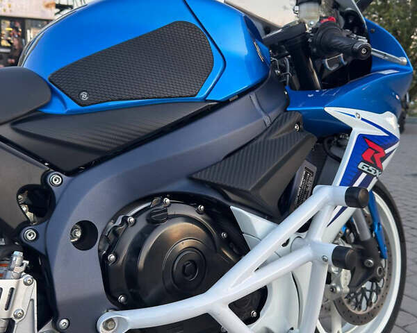 Синий Сузуки GSX-R 600, объемом двигателя 0.6 л и пробегом 23 тыс. км за 10000 $, фото 2 на Automoto.ua