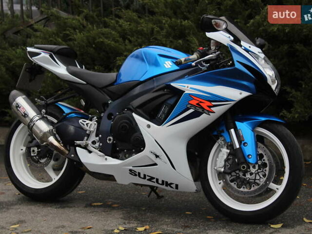 Синий Сузуки GSX-R 600, объемом двигателя 0.6 л и пробегом 23 тыс. км за 7900 $, фото 2 на Automoto.ua