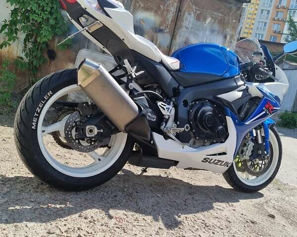 Синій Сузукі GSX-R 600, об'ємом двигуна 0.6 л та пробігом 4 тис. км за 10799 $, фото 1 на Automoto.ua