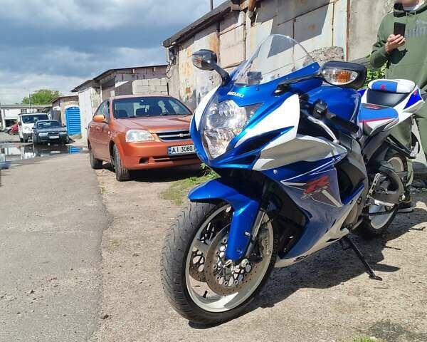 Синій Сузукі GSX-R 600, об'ємом двигуна 0.6 л та пробігом 4 тис. км за 10799 $, фото 2 на Automoto.ua