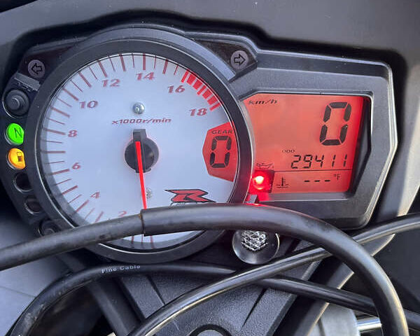 Синій Сузукі GSX-R 600, об'ємом двигуна 0.6 л та пробігом 29 тис. км за 8600 $, фото 5 на Automoto.ua