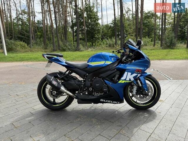 Синий Сузуки GSX-R 600, объемом двигателя 0.6 л и пробегом 9 тыс. км за 10900 $, фото 12 на Automoto.ua