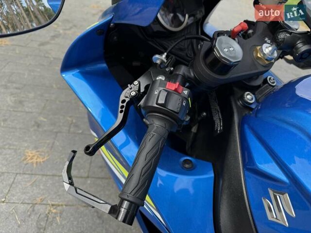 Синий Сузуки GSX-R 600, объемом двигателя 0.6 л и пробегом 9 тыс. км за 10900 $, фото 14 на Automoto.ua