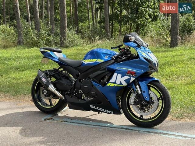 Синий Сузуки GSX-R 600, объемом двигателя 0.6 л и пробегом 9 тыс. км за 10900 $, фото 25 на Automoto.ua