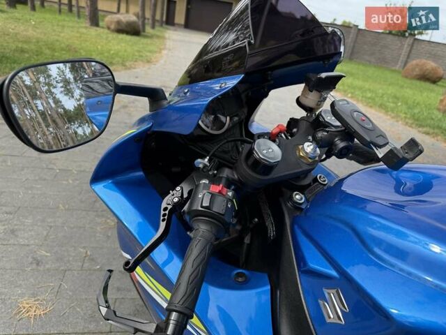 Синий Сузуки GSX-R 600, объемом двигателя 0.6 л и пробегом 9 тыс. км за 10900 $, фото 15 на Automoto.ua